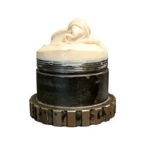 Sample of H1 Quincal Syn FG Grease showing texture and consistency.