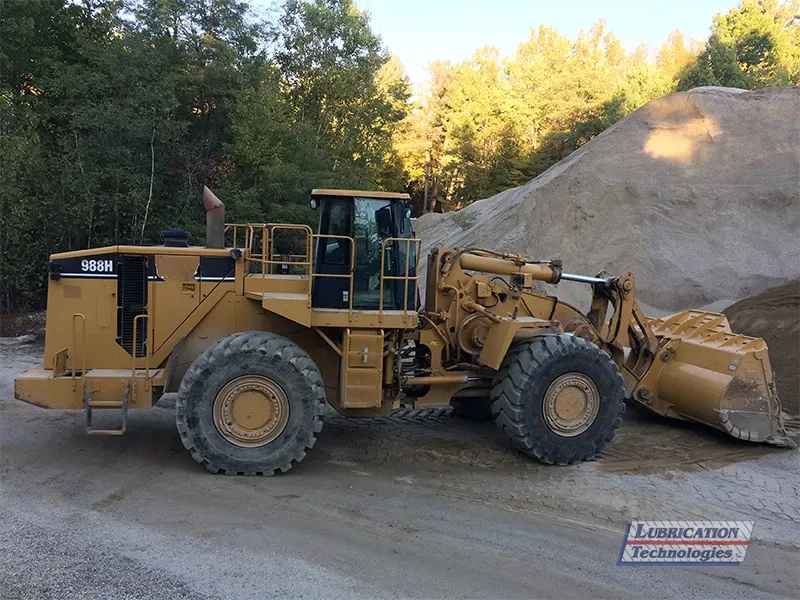 sc-cat-988h-mono-boom-1